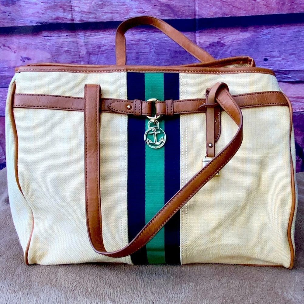NWOT Tommy Hilfiger purse